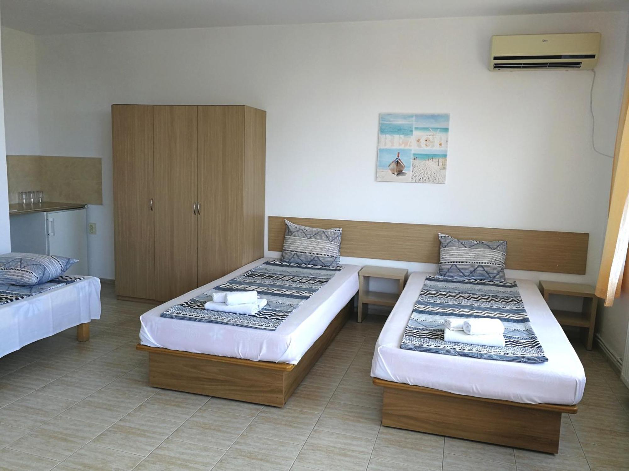 Family Hotel Perla Golden Sands Room photo