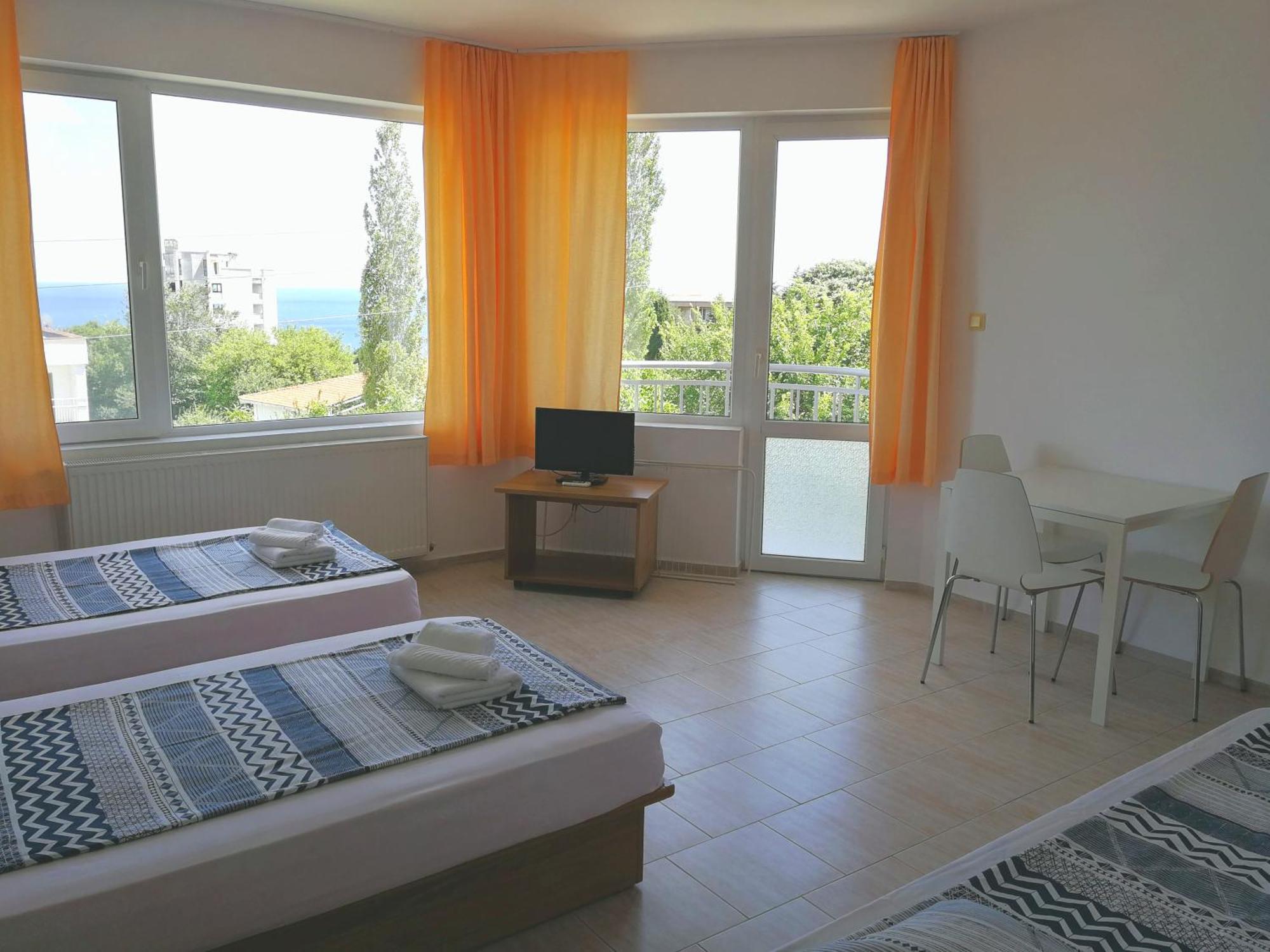 Family Hotel Perla Golden Sands Room photo