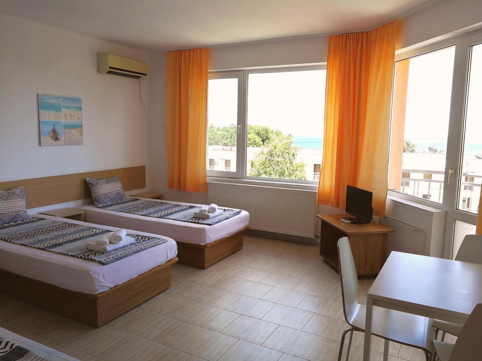 Family Hotel Perla Golden Sands Room photo